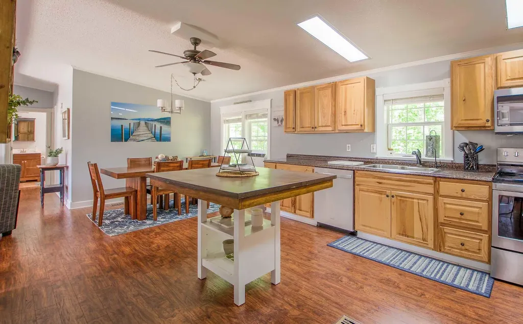 20 Place Lane Eliot ME 03903