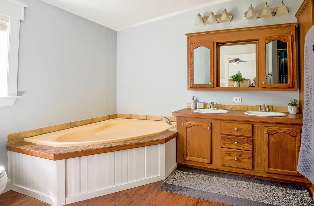 20 Place Lane Eliot ME 03903