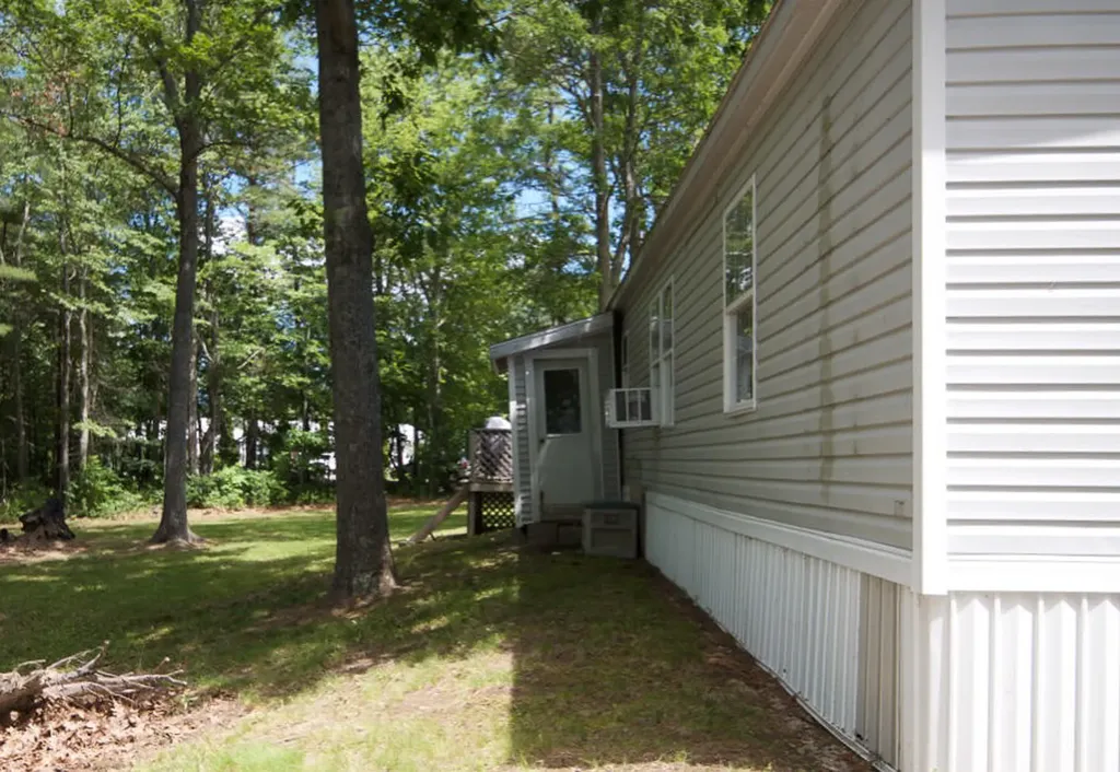 20 Place Lane Eliot ME 03903