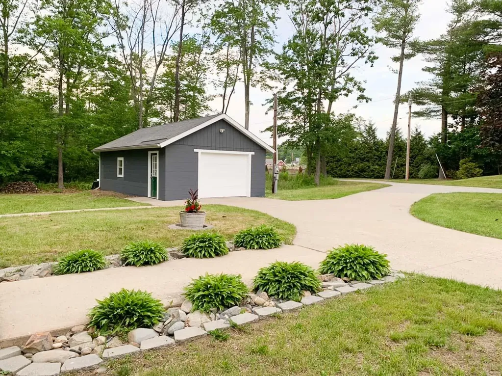 20 Place Lane Eliot ME 03903