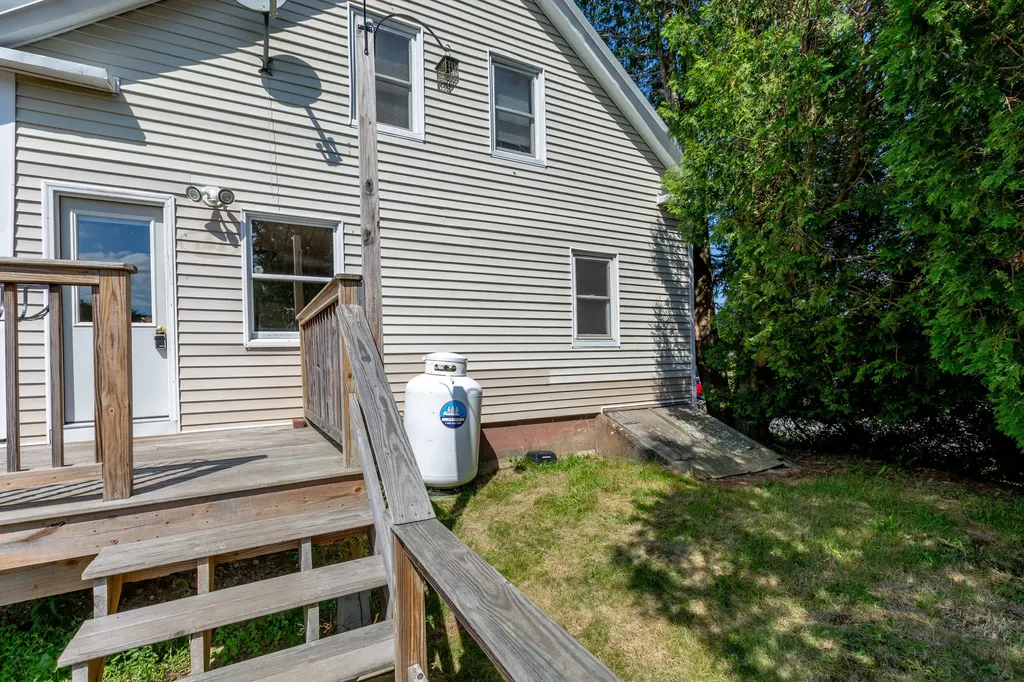335 Bath Road Wiscasset ME 04578