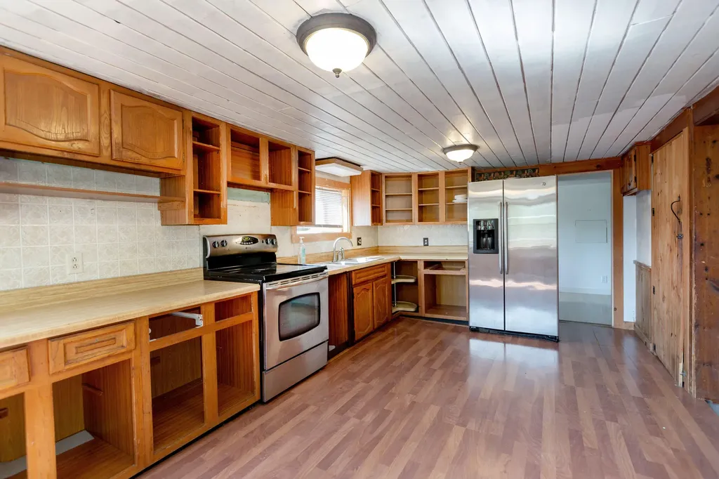 335 Bath Road Wiscasset ME 04578