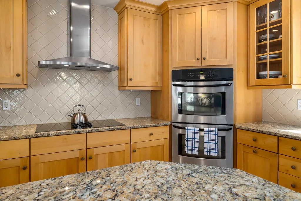 24 Whippoorwill Lane Kittery ME 03904