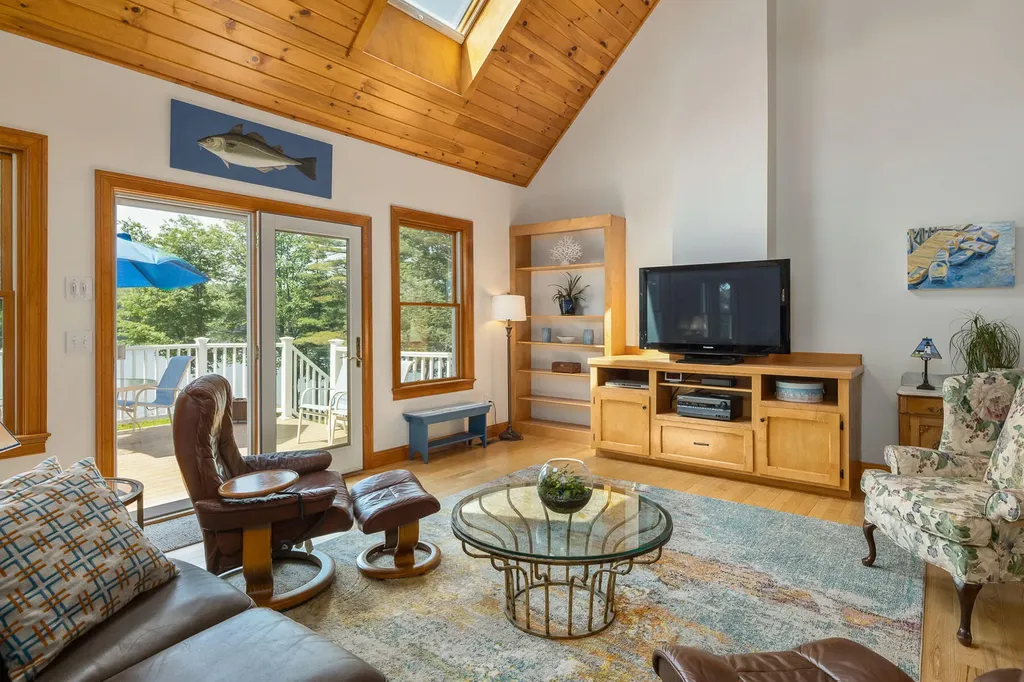 24 Whippoorwill Lane Kittery ME 03904