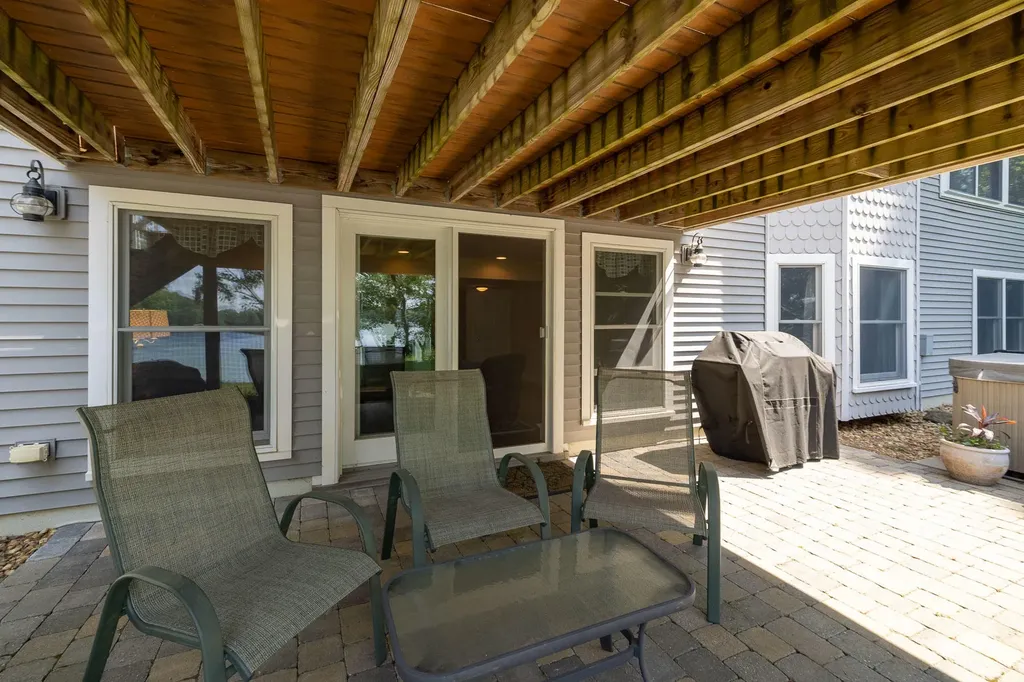 24 Whippoorwill Lane Kittery ME 03904