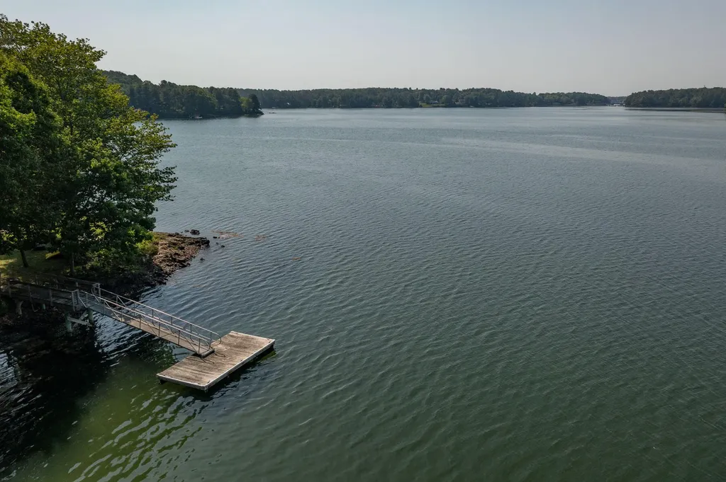 24 Whippoorwill Lane Kittery ME 03904