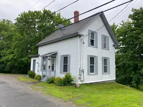 124 Pleasant Street Dexter ME 04930