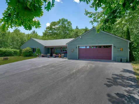 84 Lovers Lane Cushing ME 04563
