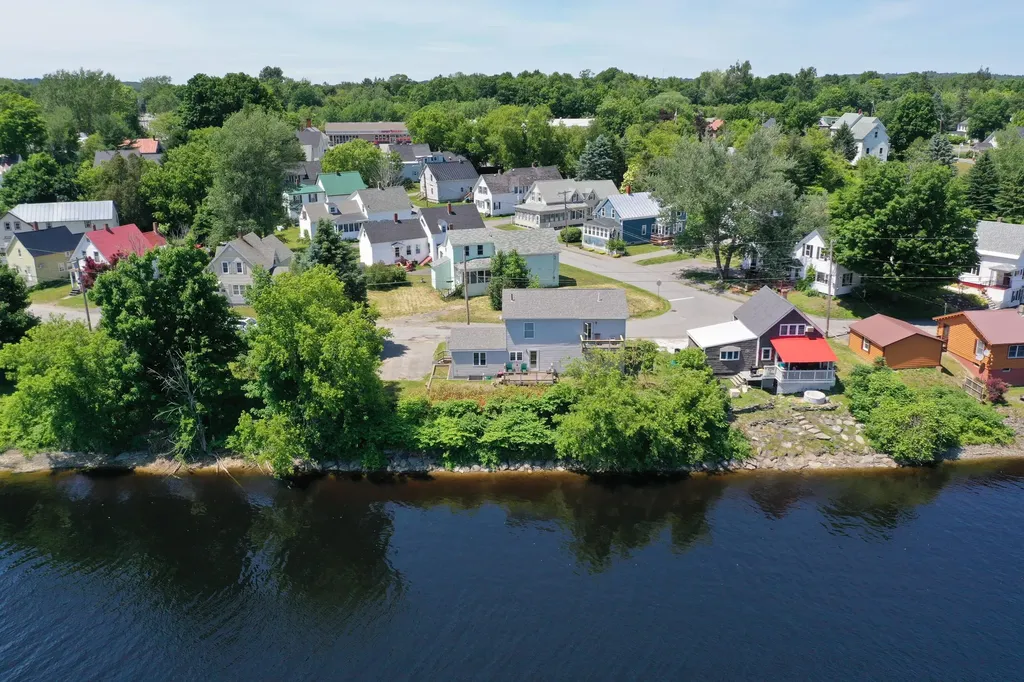 26 Water Street Fairfield ME 04937