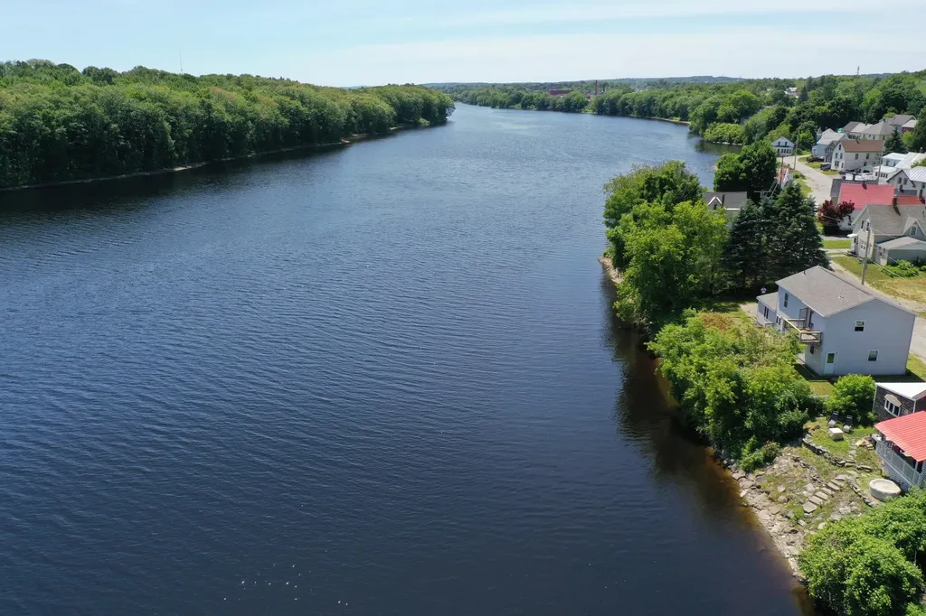 26 Water Street Fairfield ME 04937