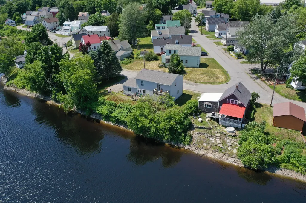 26 Water Street Fairfield ME 04937