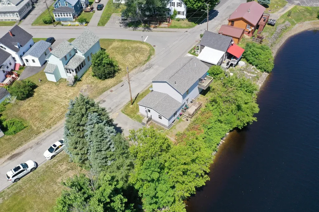 26 Water Street Fairfield ME 04937