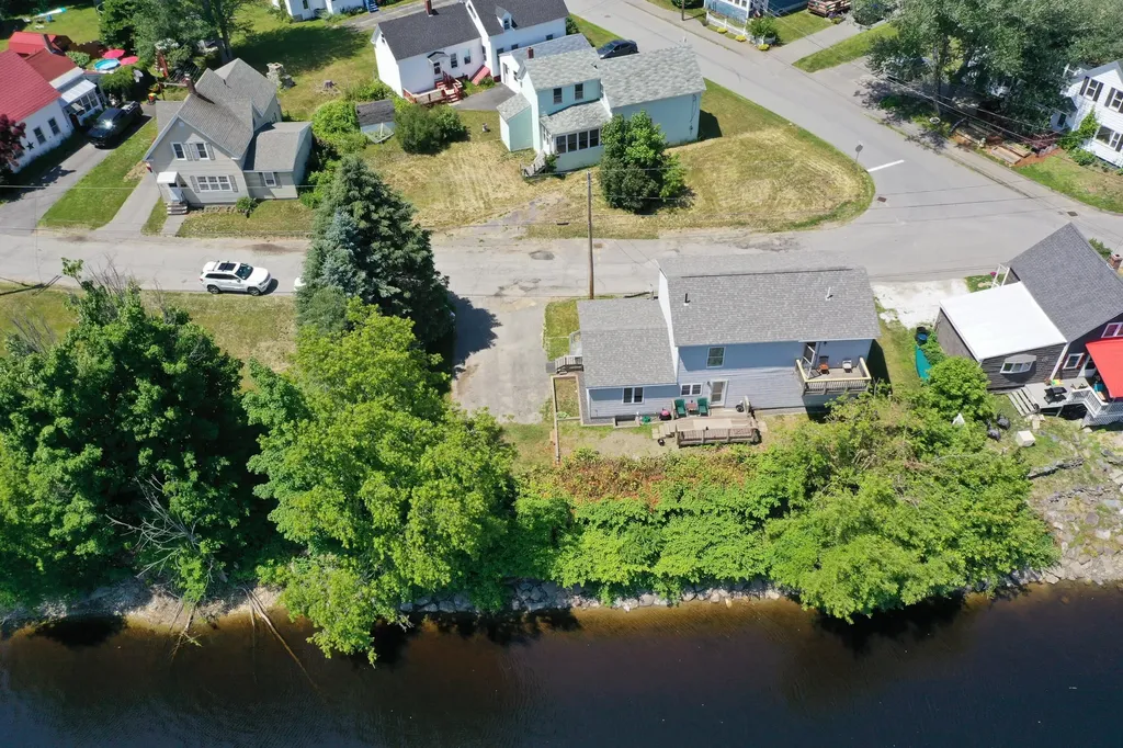 26 Water Street Fairfield ME 04937