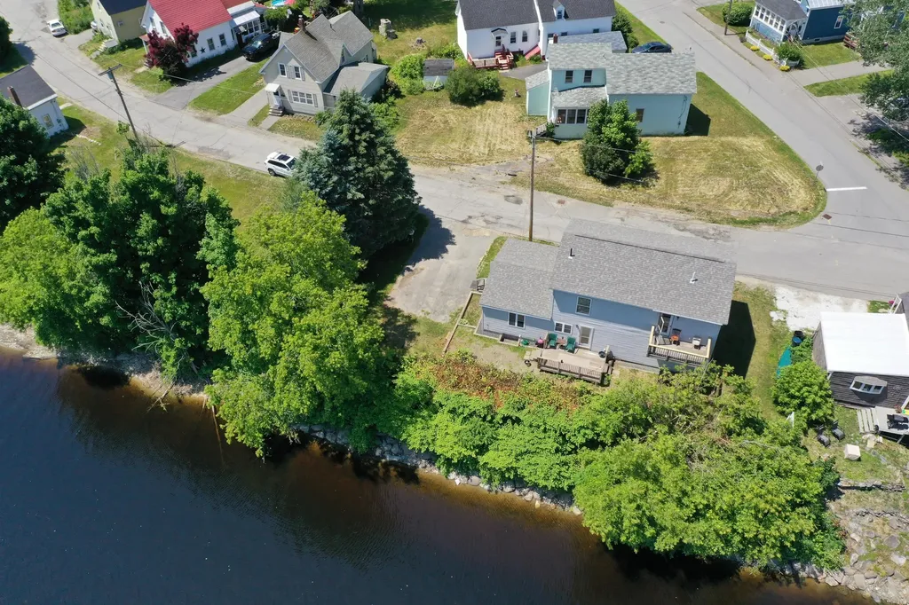 26 Water Street Fairfield ME 04937