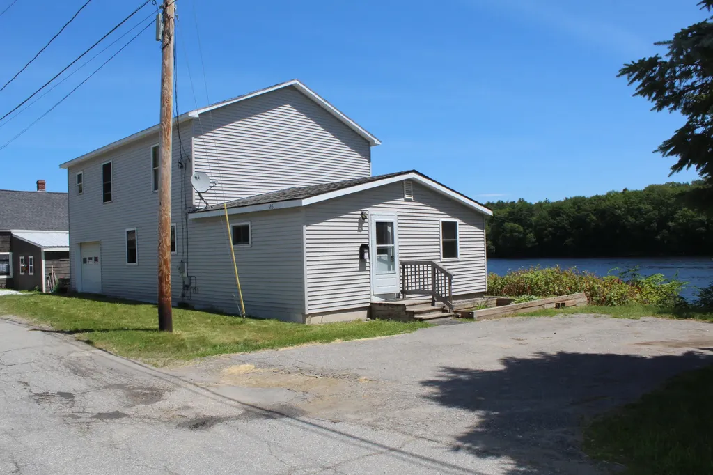 26 Water Street Fairfield ME 04937