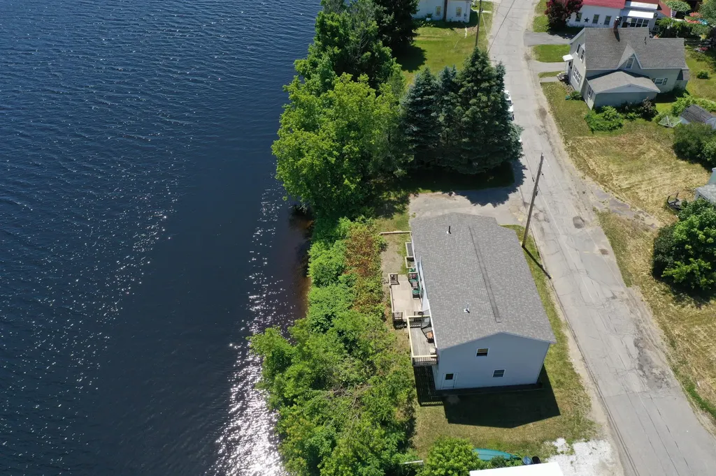 26 Water Street Fairfield ME 04937