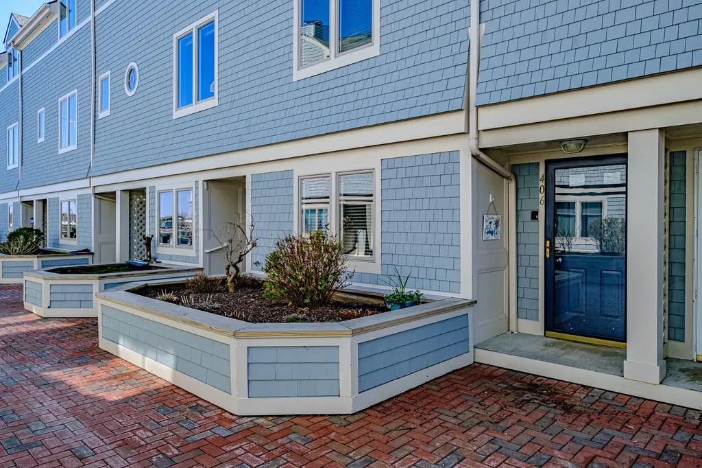 406 Chandlers Wharf Portland ME 04101