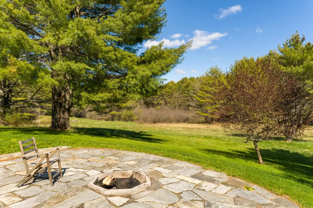 227 Ledge Road Yarmouth ME 04096