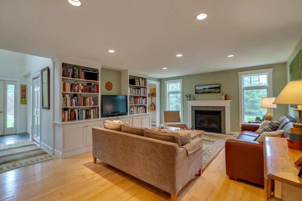 227 Ledge Road Yarmouth ME 04096