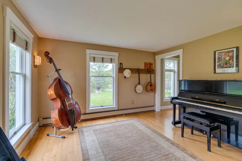 227 Ledge Road Yarmouth ME 04096