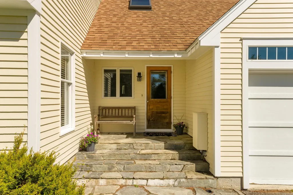 227 Ledge Road Yarmouth ME 04096