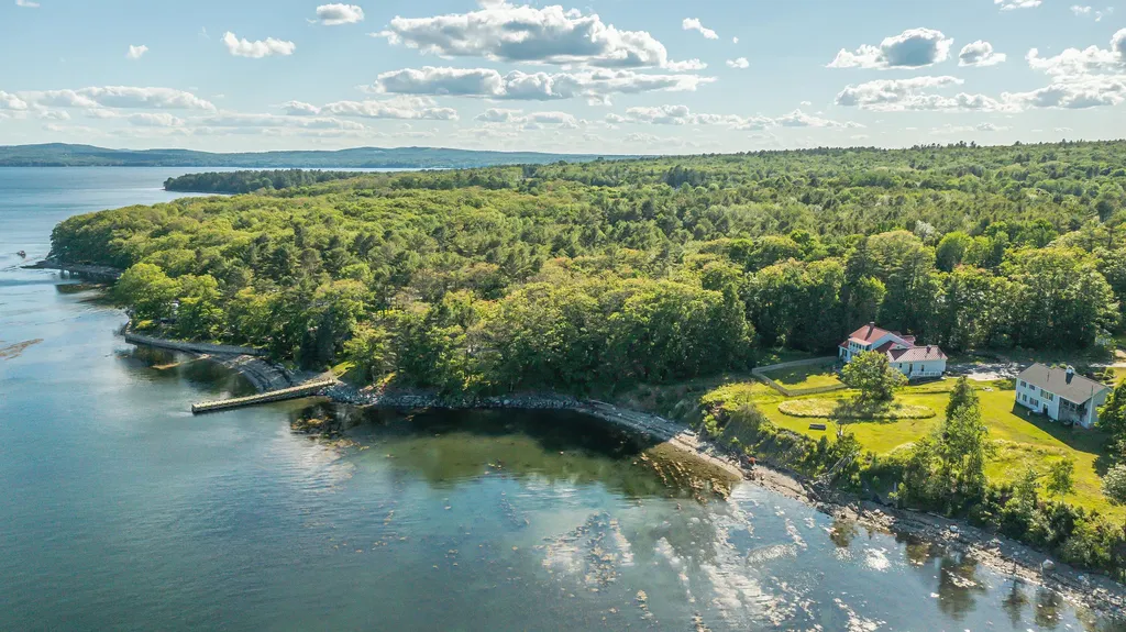 20 Banks Terrace Searsport ME 04974