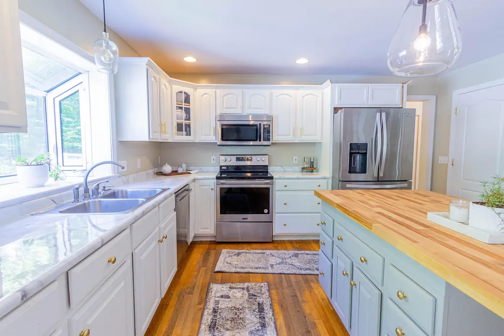 137 Vogel Road Raymond ME 04071