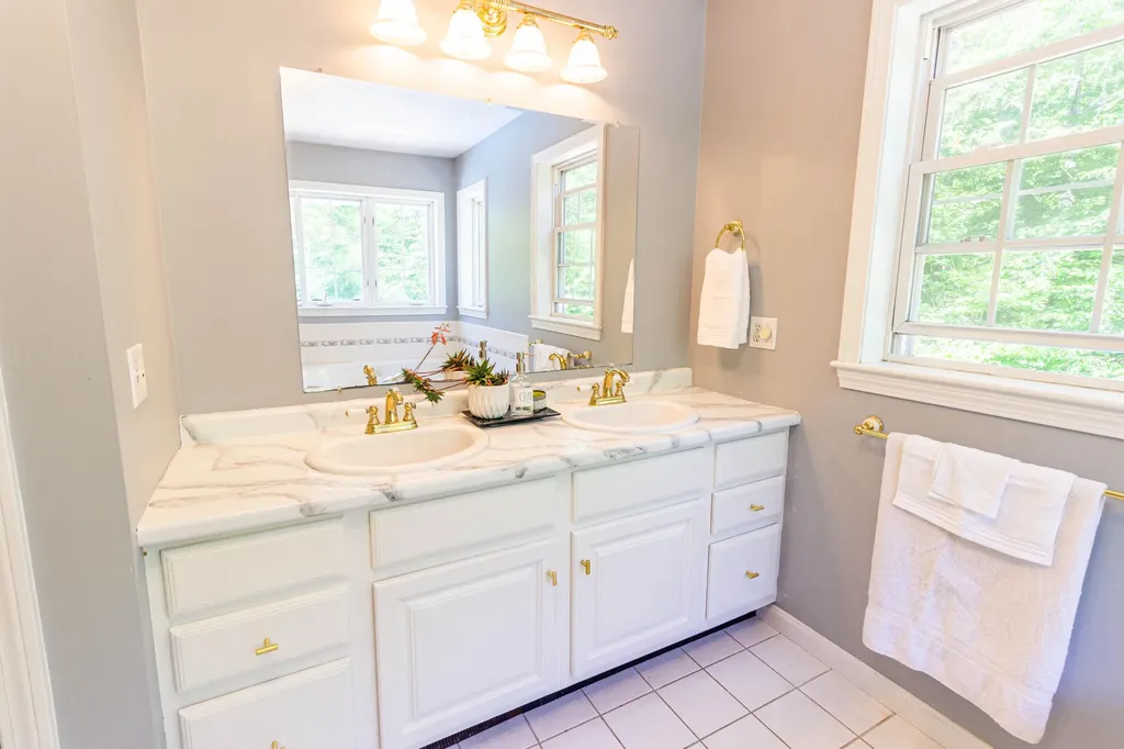 137 Vogel Road Raymond ME 04071
