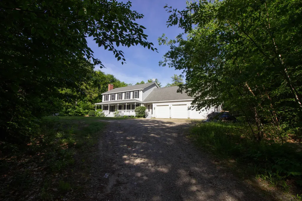 137 Vogel Road Raymond ME 04071