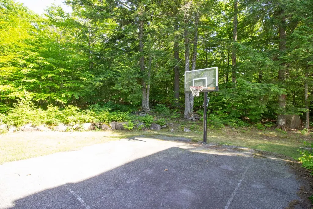 137 Vogel Road Raymond ME 04071