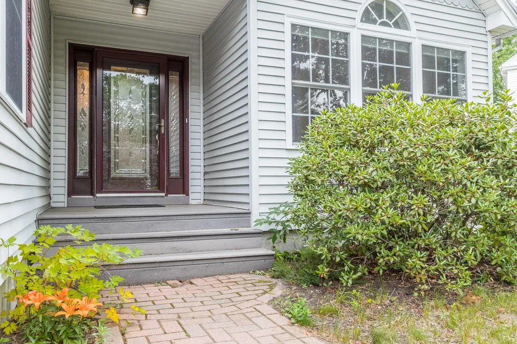 33 Ruby Lane Portland ME 04103
