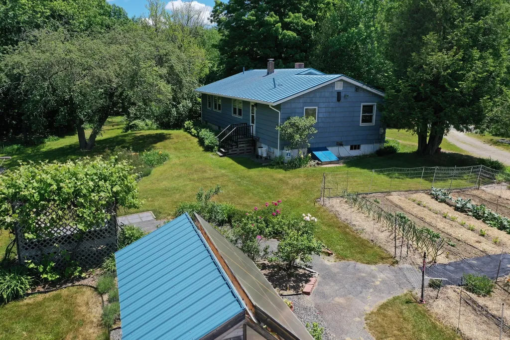 751 High Street West Gardiner ME 04345
