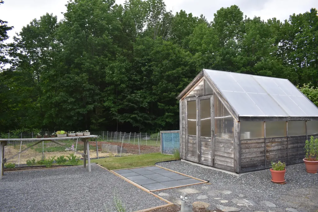 751 High Street West Gardiner ME 04345