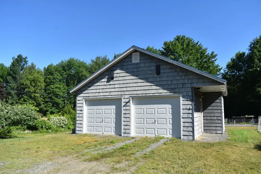 751 High Street West Gardiner ME 04345