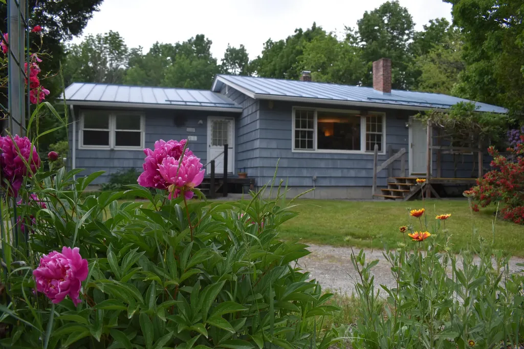 751 High Street West Gardiner ME 04345