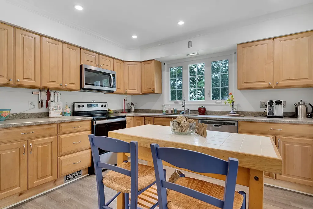 79 Western Avenue Auburn ME 04210