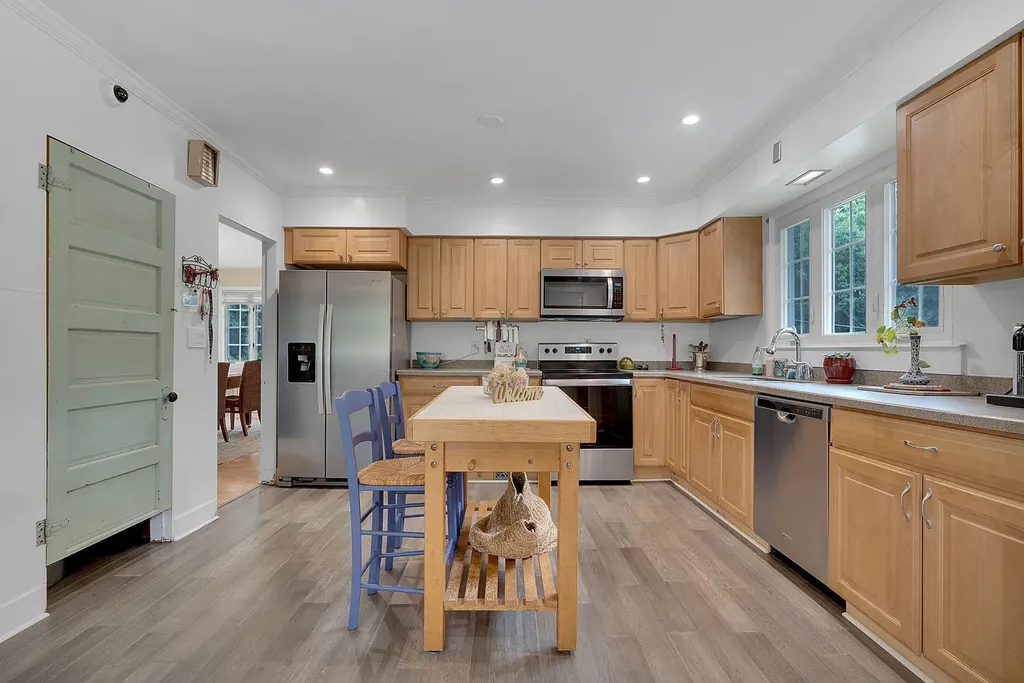 79 Western Avenue Auburn ME 04210