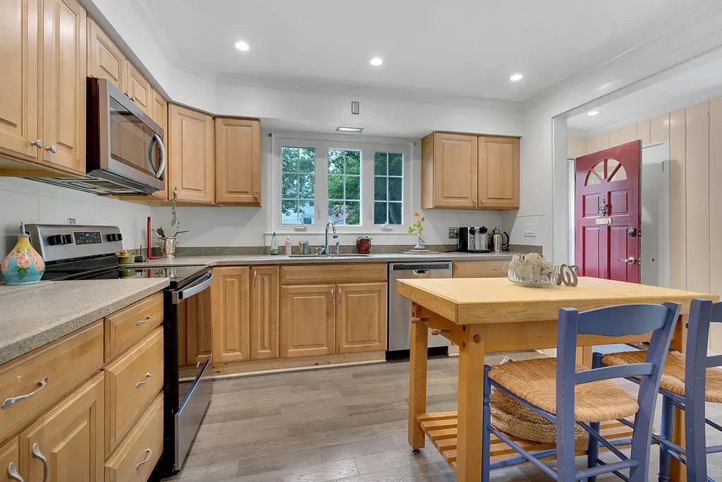 79 Western Avenue Auburn ME 04210