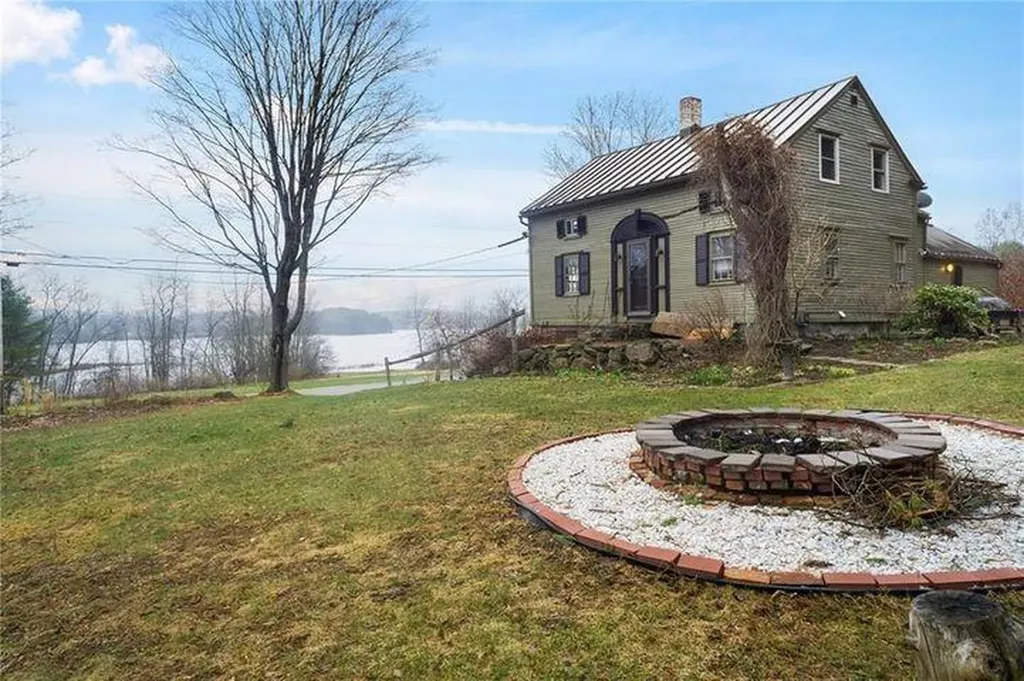 7 Leadbetter Road Wayne ME 04284