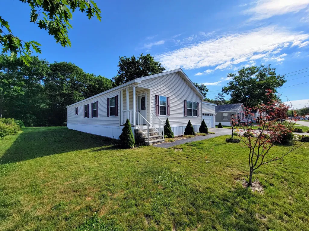 10 Fieldstone Lane Lyman ME 04002