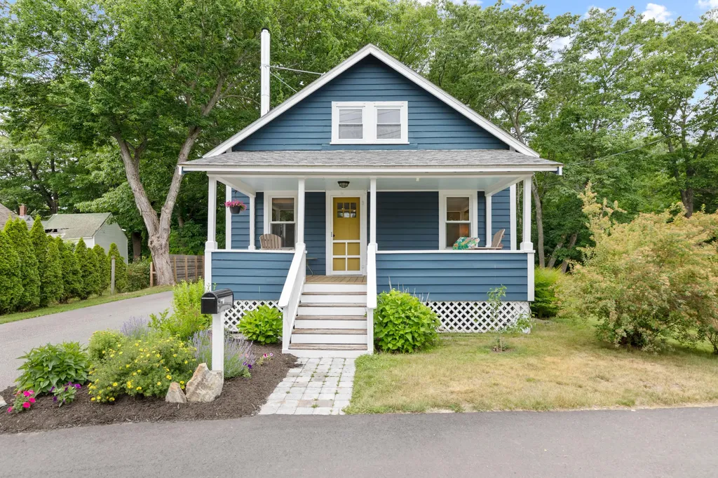 1 Charles Court Brunswick ME 04011