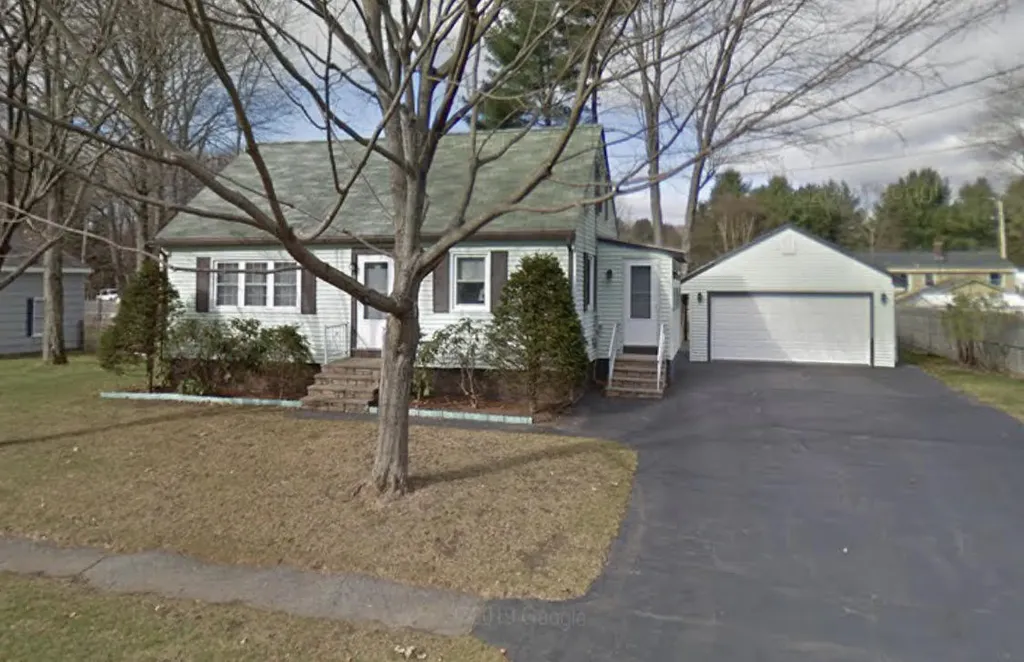 19 Mayflower Road Westbrook ME 04092