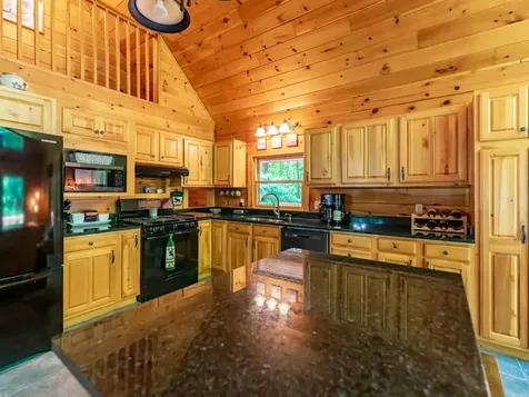 83 Horseshoe Way West Gardiner ME 04345