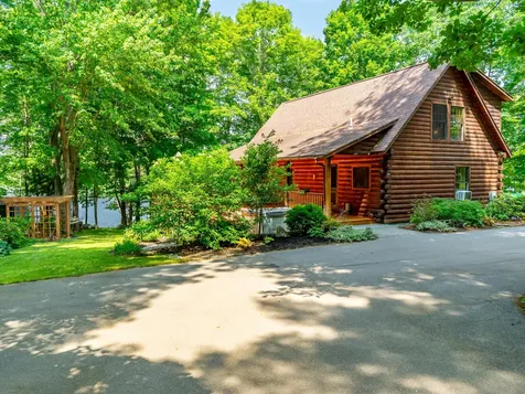 83 Horseshoe Way West Gardiner ME 04345