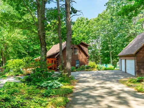 83 Horseshoe Way West Gardiner ME 04345