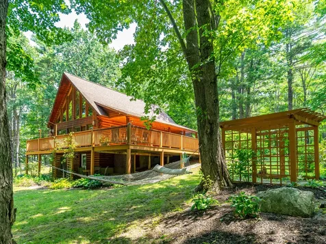 83 Horseshoe Way West Gardiner ME 04345