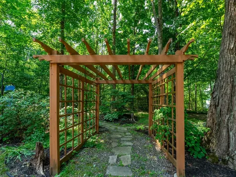 83 Horseshoe Way West Gardiner ME 04345