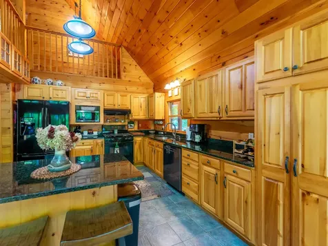 83 Horseshoe Way West Gardiner ME 04345