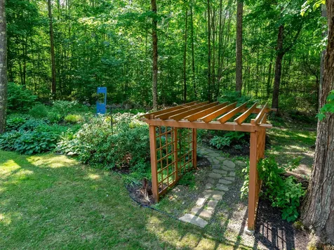 83 Horseshoe Way West Gardiner ME 04345