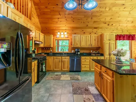 83 Horseshoe Way West Gardiner ME 04345